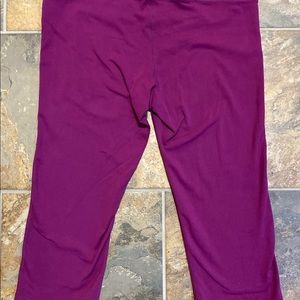 Athleta Pants - Athleta Capri legging size LT Athleta Pants - Athleta Capri legging size LT